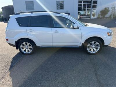 2013 Mitsubishi Outlander SE - Photo 6 - Portland, OR 97211