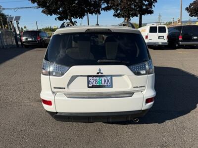2013 Mitsubishi Outlander SE - Photo 4 - Portland, OR 97211