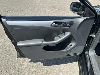2013 Volkswagen Jetta SE PZEV - Photo 10 - Portland, OR 97211
