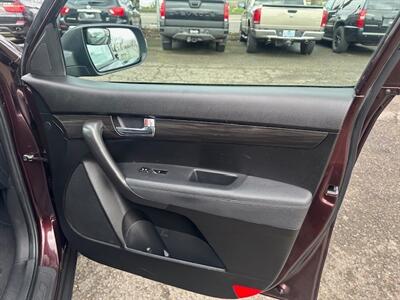 2012 Kia Sorento LX   - Photo 13 - Portland, OR 97211