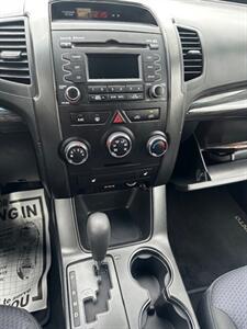 2012 Kia Sorento LX   - Photo 20 - Portland, OR 97211