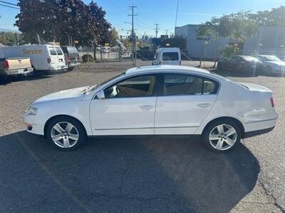 2009 Volkswagen Passat Komfort - Photo 2 - Portland, OR 97211