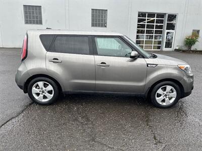 2018 Kia Soul   - Photo 6 - Portland, OR 97211