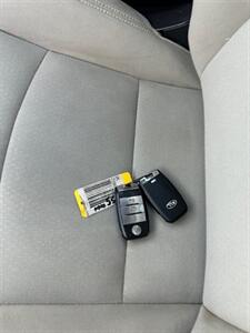 2014 Kia Optima Hybrid LX   - Photo 22 - Portland, OR 97211