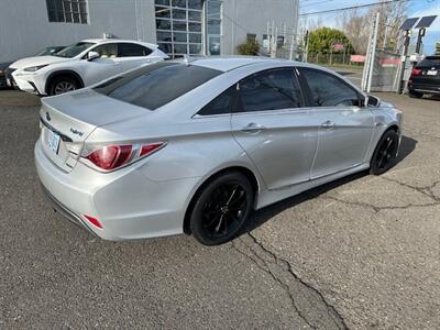 2015 Hyundai SONATA Hybrid   - Photo 5 - Portland, OR 97211