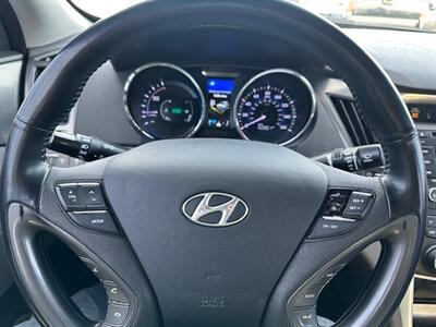 2015 Hyundai SONATA Hybrid   - Photo 15 - Portland, OR 97211