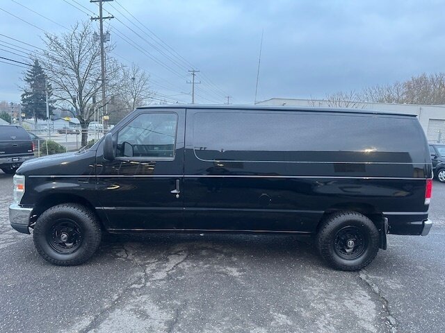 2014 Ford E-150 photo 2