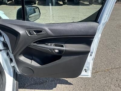 2015 Ford Transit Connect XL - Photo 14 - Portland, OR 97211