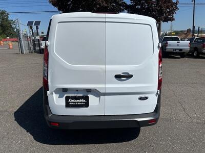 2015 Ford Transit Connect XL - Photo 4 - Portland, OR 97211