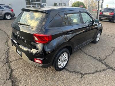 2021 Hyundai VENUE SE   - Photo 5 - Portland, OR 97211