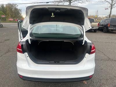 2016 Ford Focus SE   - Photo 20 - Portland, OR 97211