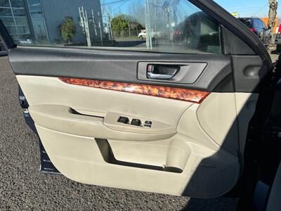 2012 Subaru Outback 2.5i Limited - Photo 10 - Portland, OR 97211