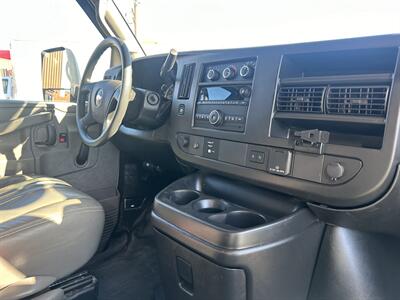 2023 Chevrolet Express 4500   - Photo 19 - Phoenix, AZ 85034