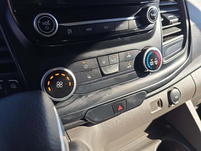 2020 Ford Transit 150 w/ Ladder Rack & Shelving - Photo 17 - Phoenix, AZ 85034