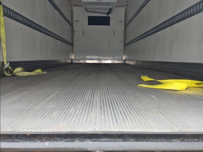2023 Ford F-650 Super Duty Reefer Truck - Photo 8 - Phoenix, AZ 85034