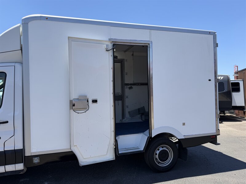2023 Ford Transit 350 - Reefer Van - Photo 10 - Phoenix, AZ 85034
