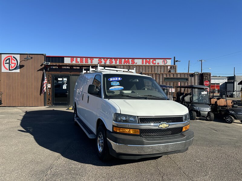 2024 Chevrolet Express 2500 CUTAWAY BOX TRUCK/CUBE VAN WITH LADDER RACK   - Photo 1 - Phoenix, AZ 85034