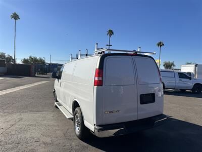 2024 Chevrolet Express 2500 CUTAWAY BOX TRUCK/CUBE VAN WITH LADDER RACK   - Photo 6 - Phoenix, AZ 85034
