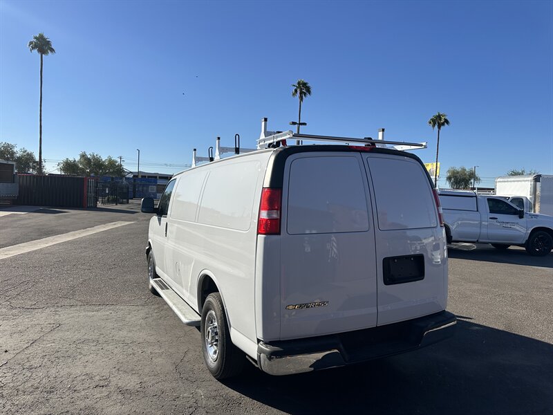 2024 Chevrolet Express 2500 CUTAWAY BOX TRUCK/CUBE VAN WITH LADDER RACK   - Photo 6 - Phoenix, AZ 85034