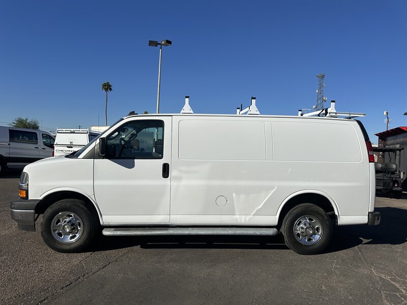2024 Chevrolet Express 2500 CUTAWAY BOX TRUCK/CUBE VAN WITH LADDER RACK   - Photo 7 - Phoenix, AZ 85034