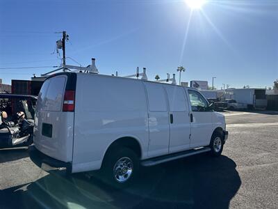 2024 Chevrolet Express 2500 CUTAWAY BOX TRUCK/CUBE VAN WITH LADDER RACK   - Photo 4 - Phoenix, AZ 85034