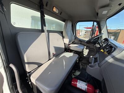 2024 FREIGHTLINER M2 106 - 22 Foot Box   - Photo 14 - Phoenix, AZ 85034