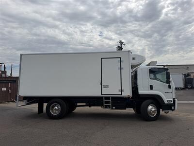 2021 Isuzu FTR Refrigerated Truck - Photo 2 - Phoenix, AZ 85034