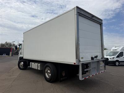 2021 Isuzu FTR Refrigerated Truck - Photo 5 - Phoenix, AZ 85034
