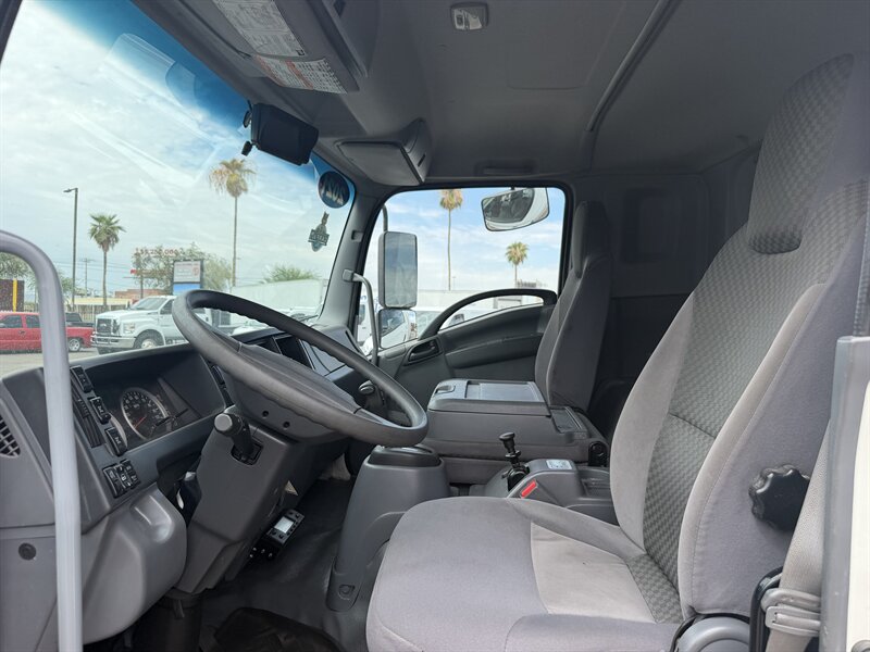 2021 Isuzu FTR Refrigerated Truck - Photo 12 - Phoenix, AZ 85034