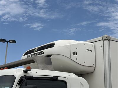 2021 Isuzu FTR Refrigerated Truck - Photo 8 - Phoenix, AZ 85034