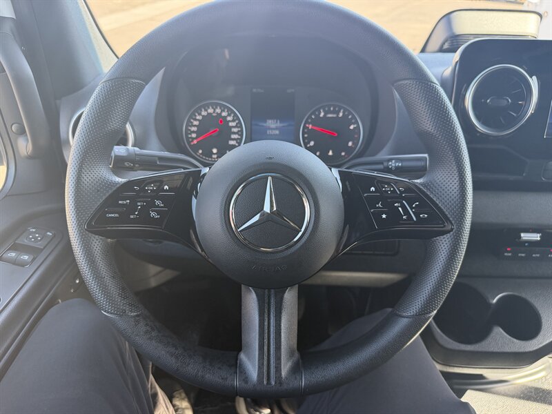 2025 Mercedes-Benz Sprinter 2500 Passenger Van - Photo 13 - Phoenix, AZ 85034