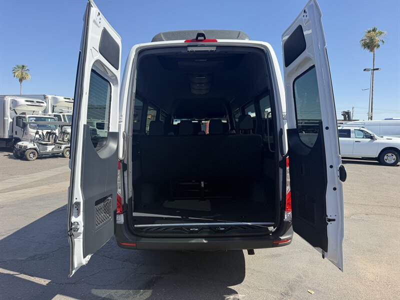2025 Mercedes-Benz Sprinter 2500 Passenger Van - Photo 7 - Phoenix, AZ 85034