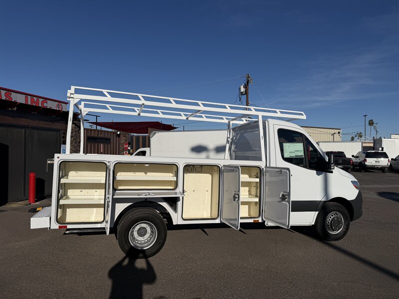 2023 Mercedes-Benz Sprinter 3500XD Utility Truck - Photo 8 - Phoenix, AZ 85034