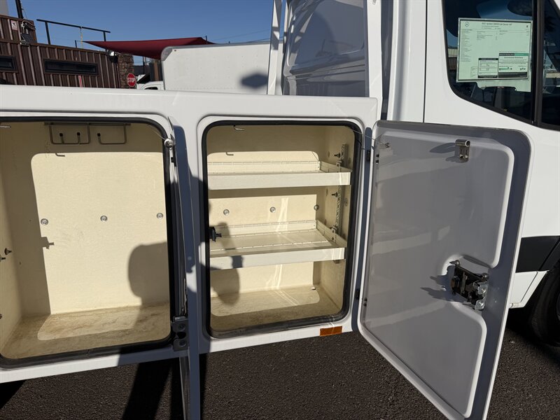 2023 Mercedes-Benz Sprinter 3500XD Utility Truck - Photo 11 - Phoenix, AZ 85034