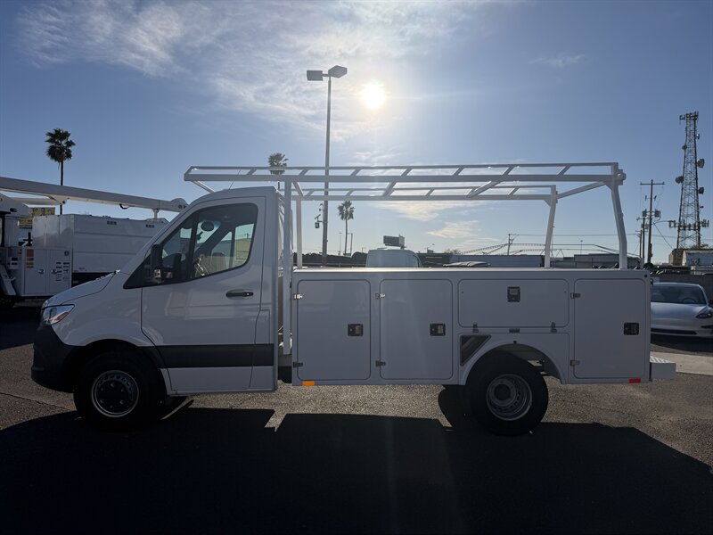 2023 Mercedes-Benz Sprinter 3500XD Utility Truck - Photo 6 - Phoenix, AZ 85034
