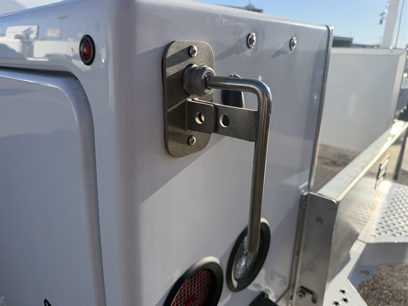 2023 Mercedes-Benz Sprinter 3500XD Utility Truck - Photo 13 - Phoenix, AZ 85034