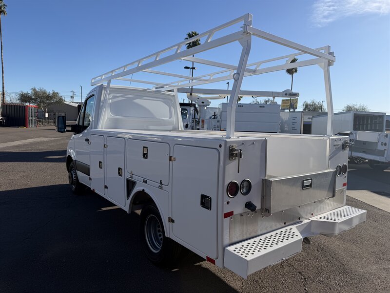 2023 Mercedes-Benz Sprinter 3500XD Utility Truck - Photo 5 - Phoenix, AZ 85034