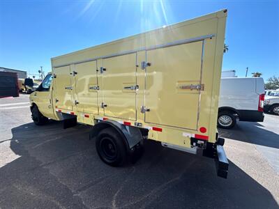 2022 Ford E-450 REFRIGERATED BOX TRUCK/CUBE VAN  /CUTAWAY CHASSIS - Photo 3 - Phoenix, AZ 85034