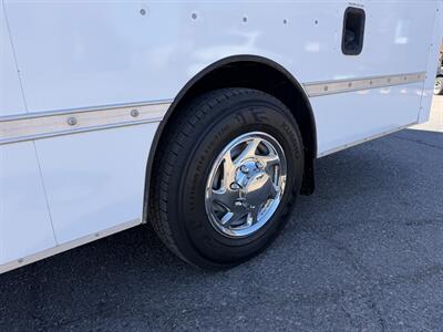 2023 Ford E-350 SD   - Photo 8 - Phoenix, AZ 85034