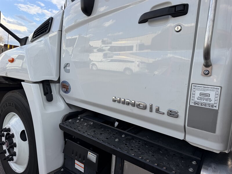 2025 Hino L6 26 Foot Box Truck - Photo 7 - Phoenix, AZ 85034