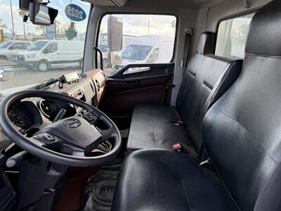 2025 Hino L6 26 Foot Box Truck - Photo 15 - Phoenix, AZ 85034