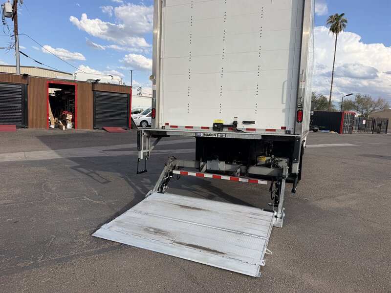 2025 Hino L6 26 Foot Box Truck - Photo 9 - Phoenix, AZ 85034