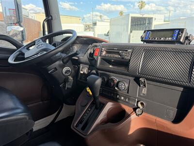2025 Hino L6 26 Foot Box Truck - Photo 20 - Phoenix, AZ 85034