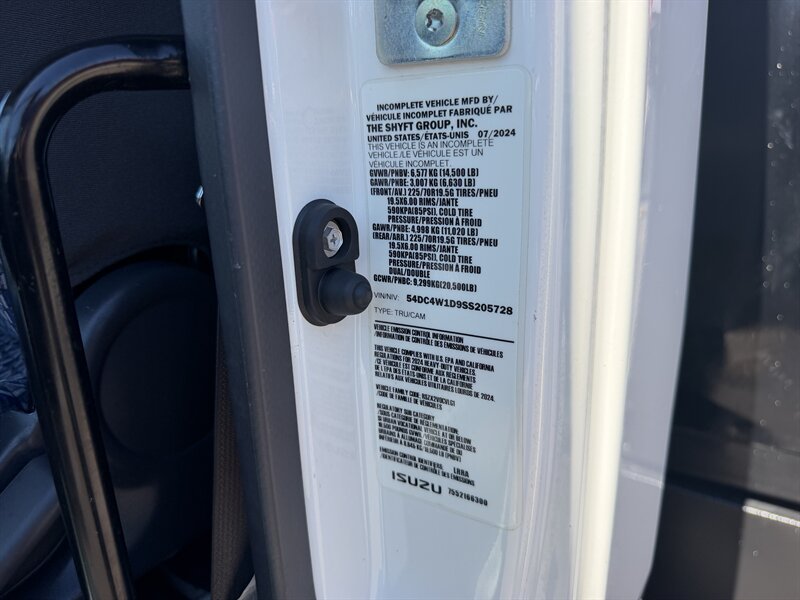2025 Isuzu NPR Flatbed - Photo 19 - Phoenix, AZ 85034