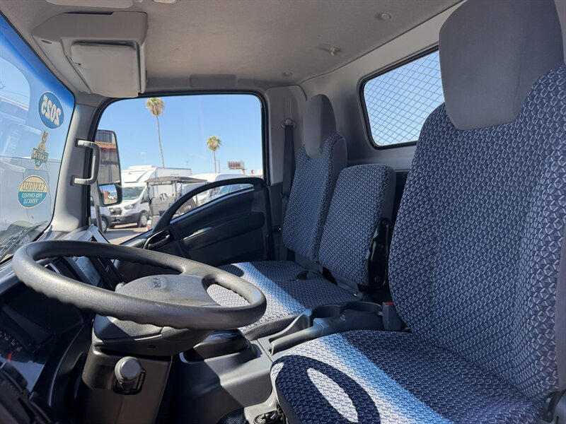 2025 Isuzu NPR Flatbed - Photo 12 - Phoenix, AZ 85034