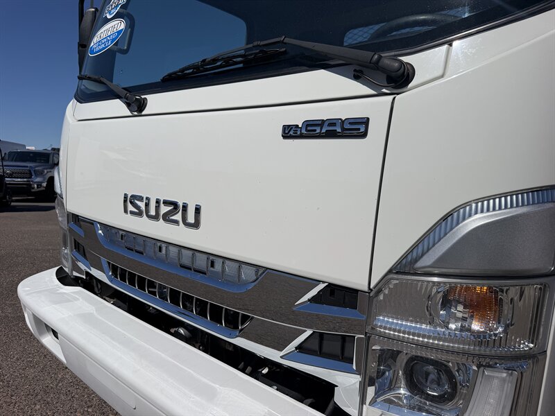 2025 Isuzu NPR Flatbed - Photo 18 - Phoenix, AZ 85034