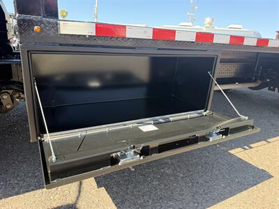 2025 Isuzu NPR Flatbed - Photo 8 - Phoenix, AZ 85034