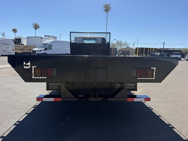 2025 Isuzu NPR Flatbed - Photo 4 - Phoenix, AZ 85034
