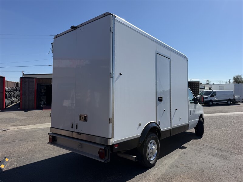 2024 Ford E-350 SD - 12 ft Refrigerated Truck - Photo 3 - Phoenix, AZ 85034