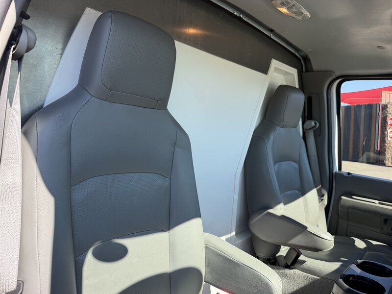 2024 Ford E-350 SD - 12 ft Refrigerated Truck - Photo 16 - Phoenix, AZ 85034